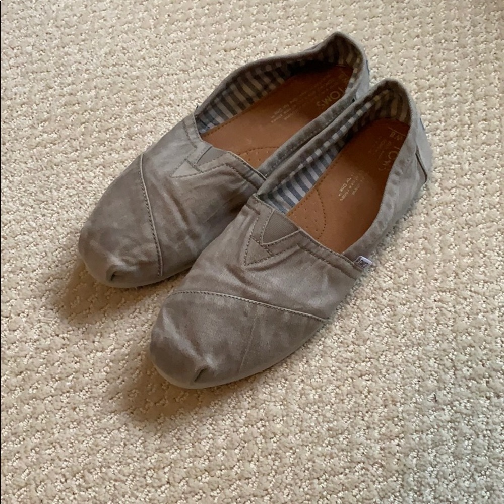 Toms slip on shoes